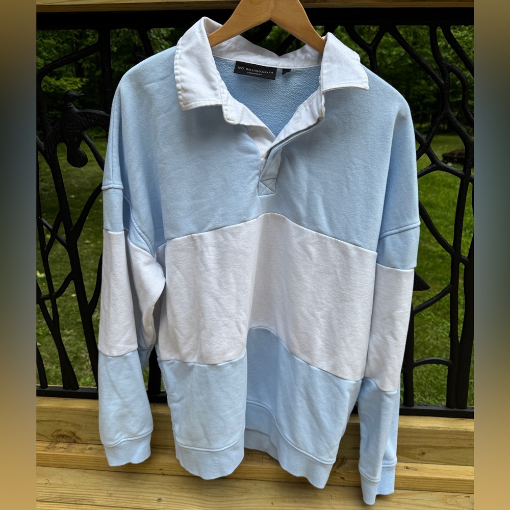 No Boundaries Blue and White Color-Block sweatshirt Large.